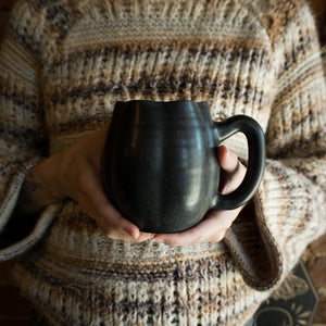 18oz Pumpkin Mug - Black Glaze